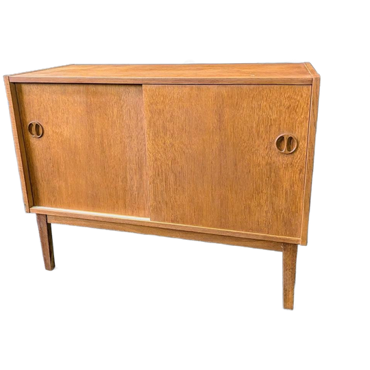Vintage Deense Teak Kast Met Schuifdeuren 1