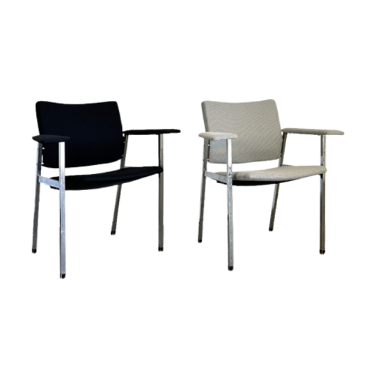 132 Stuks Fritz Hansen Klapstoelen Voor Arne Jacobsen 1