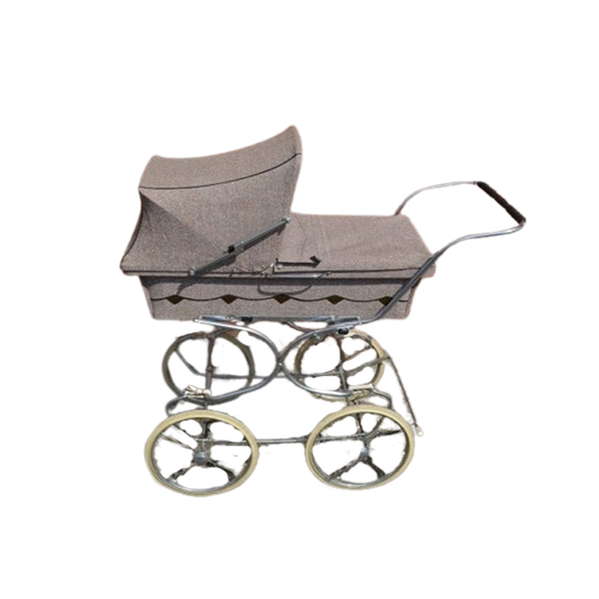 Retro Kinderwagen Ziet Er Zo Goed Als Nieuw Uit 1