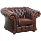 Luxe En Imposante In Goede Staat Verkerende Rundleren Chesterfield Clubfauteuil In Engelse Stijl thumbnail 1