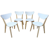 Mooi Set Van 4 Witte Stoelen