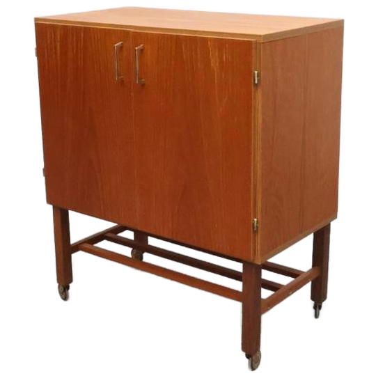 Deens Lp Meubel | Teak | Op Wieltjes 1