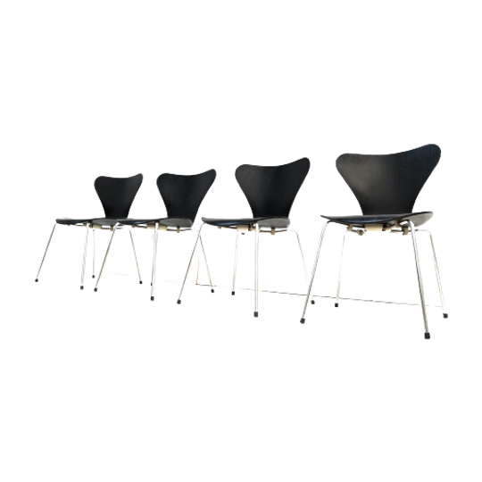 Set Van 4 Vlinderstoelen Van Arne Jacobsen Voor Fritz Hansen 1