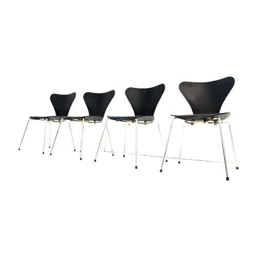 Set Van 4 Vlinderstoelen Van Arne Jacobsen Voor Fritz Hansen