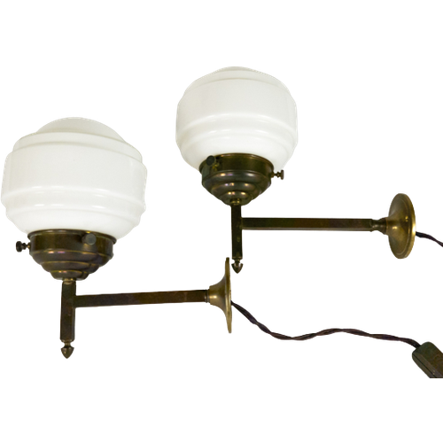 Giso Gispen - Wandlamp - Set (2) - Messing - Opaalglas - 2E Kwart 20E Eeuw