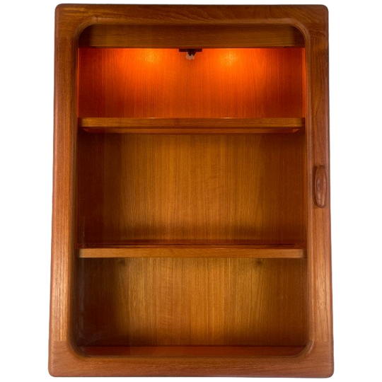 Midcentury Deense Vitrine Met Verlichting, dyrlund 1980's 1