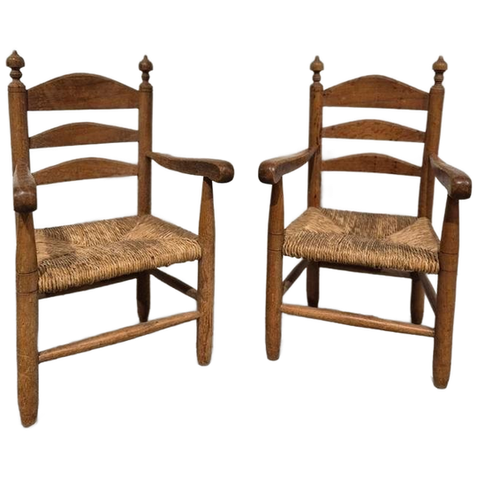 Een Paar Antieke Eiken Kinderstoelen Met Biezen Zitting 1
