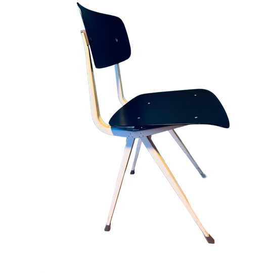 Set Van 6 Vintage Ahrend Result Stoelen Van Friso Kramer Van Bakeliet 1