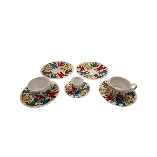 Keith Haring Servies: 2 Platte Borden, 2 Koffiekop En Schotel, 1 Espresso Kopje En Schotel 1