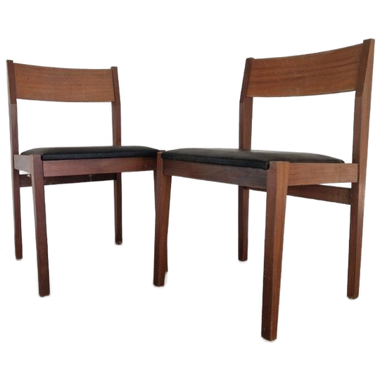 Een Paar Vintage Teakhouten Stoelen Met Zwart Skai Leer 1