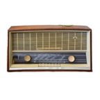 Oude Vintage Radio Omgebouwd Tot Bluetooth Speaker thumbnail 1