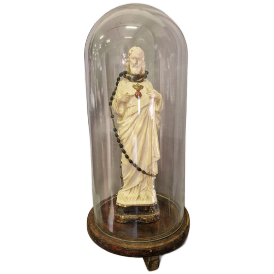 Religieus Jezus Beeld In Stolp 1