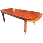 Prachtige Klassieke Ovale Houten Tafel Met Decoratieve Pote thumbnail 1