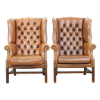 Set Van 2 Klassieke Vintage Rundleren Engelse Chesterfield Oorfauteuils In Een Lichte Cognac Kleu thumbnail 1