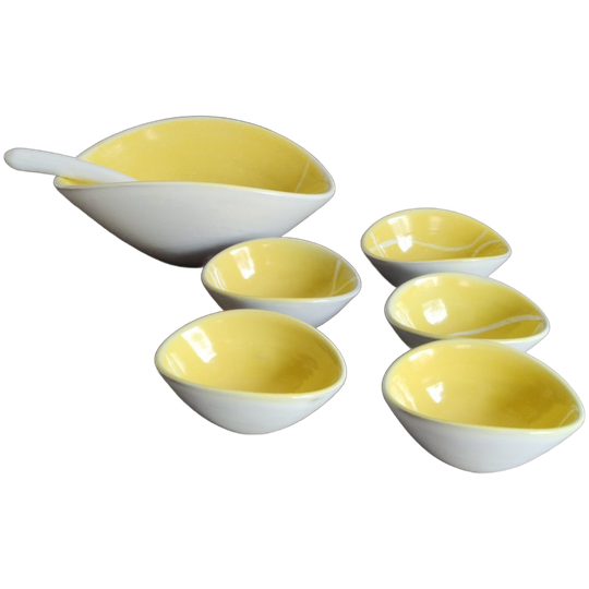 Pindaschaal Met Bakjes, Geel Aardewerk 1