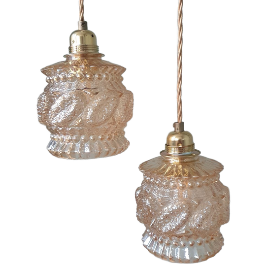 Set Van 2 Vintage Getextureerde Rose / Amber Getinte Hanglampen - Midcentury Design. 1