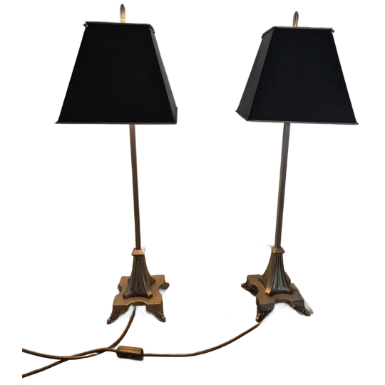 Een Paar Klassieke Metalen Tafellamp Regency. 1