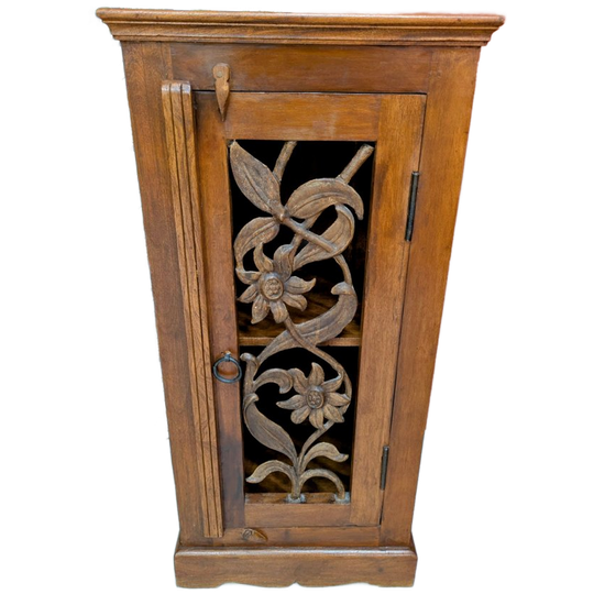 Oosterse Houten Kast Met Smeedijzeren Bloemen Deur 1