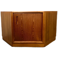 Vintage dyrlund Teaken Hoekkast /kast