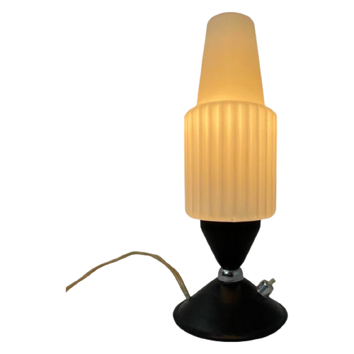 Ca. 1960 - Table Lamp With Ribbed Opaline Glass - Mounted On A Black Base