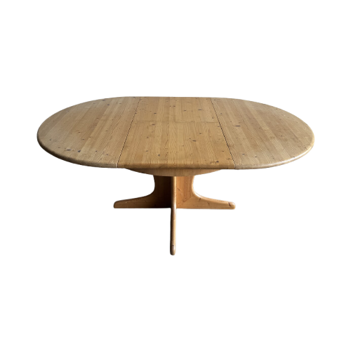 Extendable Wooden Dining Table With Integrated Extension Section