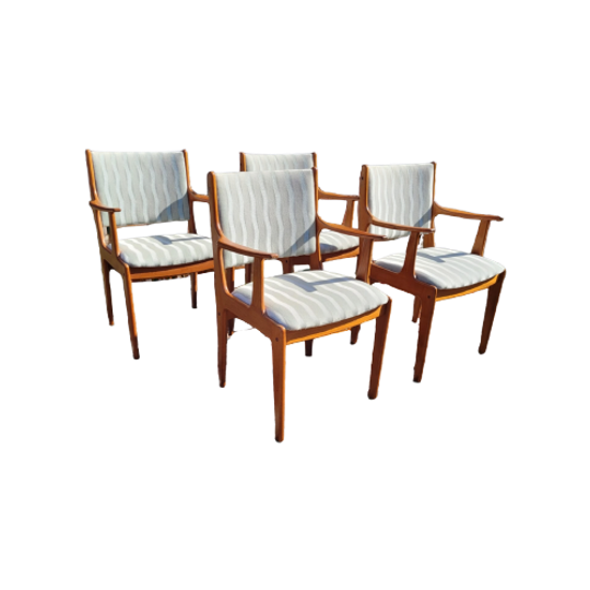 Set Van 4 Imha Armchairs 1