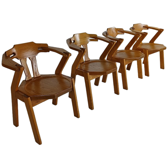 Set Van Vier Brutalistische Stoelen Met Armleuningen 1