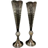 Set Van 2 Antieke Hoge Vazen Met Gekeurd Echt Zilveren Voet, 33 Cm Hoog