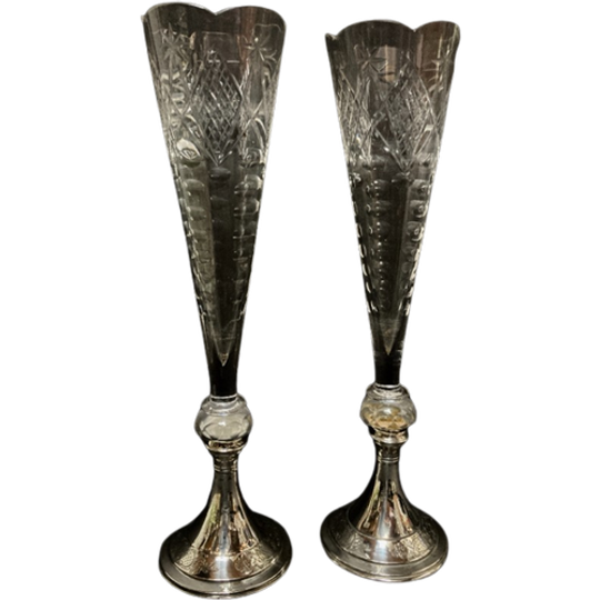 Set Van 2 Antieke Hoge Vazen Met Gekeurd Echt Zilveren Voet, 33 Cm Hoog 1