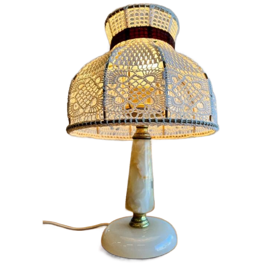 Vintage Mini Tafellampje Met Onyx Voet En Gehaakte Kap 1