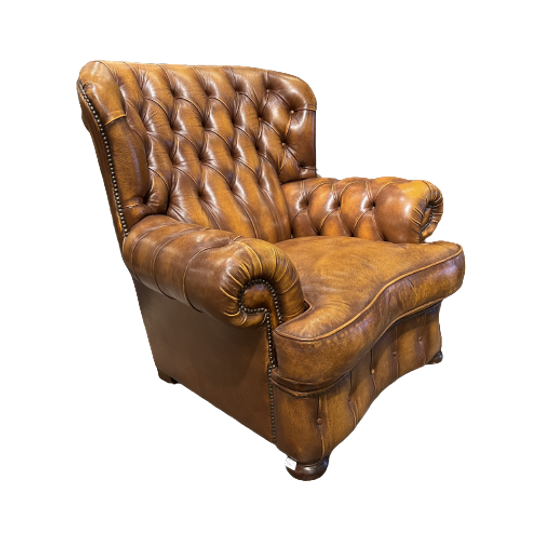 Oude Engelse Chesterfield Oorfauteuil In Tabacco Bruin 1