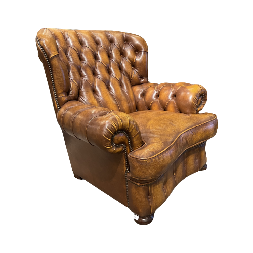 Oude Engelse Chesterfield Oorfauteuil In Tabacco Bruin