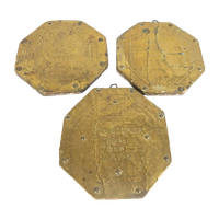 Nederlandse Volkskunst - Koper - Religie - 3 Wandplaquettes - 'God Zij Met Ons Allen' 19E Eeuws