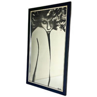 Vintage Spiegel ‘shirley’ Met Een Print Van Sam Haskins