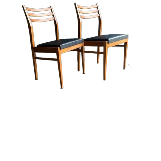 Set Van 2 Scandinavische Stoelen Met Skaileer Zitting 1