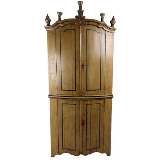 18th Century Dutch Witwerk Cabinet With Original Key 1