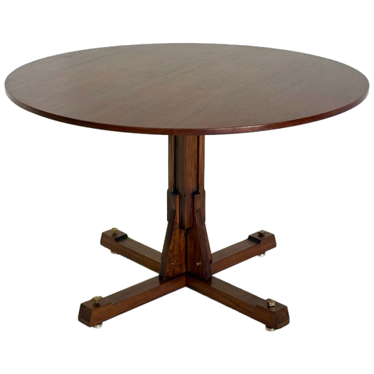 Houten Ronde Eettafel Van Isa Bergamo Met Uniek Onderstel 1