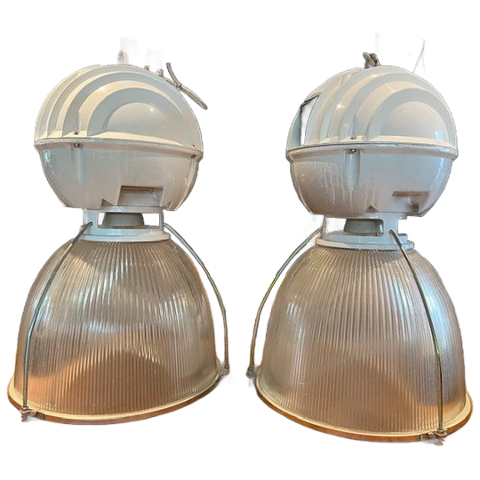 Twee Industriële Prisma Glas Hanglampen Met Voedingskabel 1