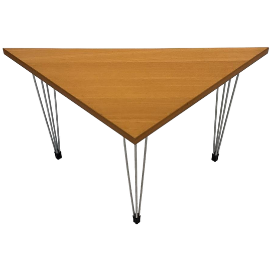 Vintage Deense Driehoekige Bijzettafel Hairpinlegs 1