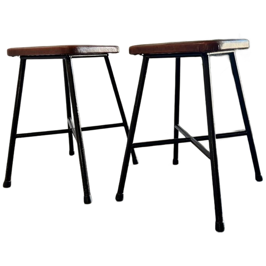 Set Van 2 Vintage Krukjes Met Stalen Frame 1