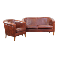 Set Van Een Strakke, Luxe, In Goede Staat Verkerende Oxblood Rode Rundleren Bank + Clubfauteuil