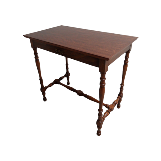 Mahonie Sidetable 1