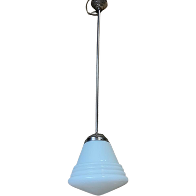 Art Deco Hanglamp / Schoollamp Met Opaline Glazen Bol