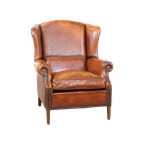 Comfortabele Schapenleren Oorfauteuil Met Een Warme Kleurstelling En Een Mooi Patina thumbnail 1