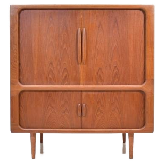 Dyrlund Highboard 1