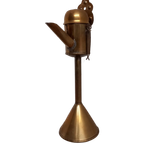 Geelkoperen Olielamp, Ook Wel Snotneus Genoemd. thumbnail 1