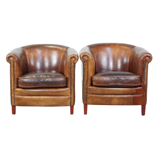 Set Van 2 Tijdloze En Stoere Cognac-kleurige Schapenleren Clubfauteuils Met Een Correcte Afwerkin 1