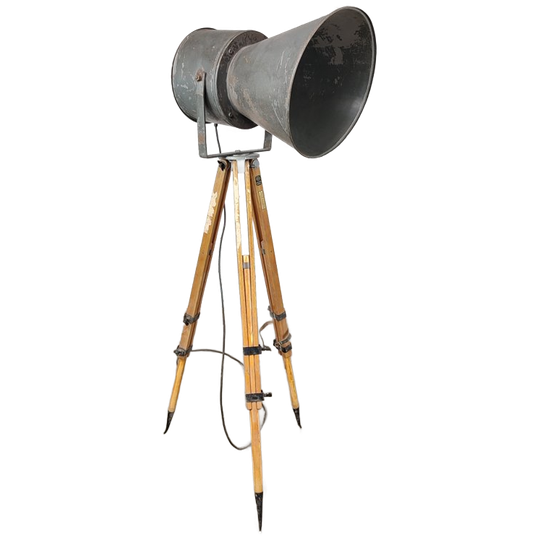 Industriële Lamp Op Statief 1