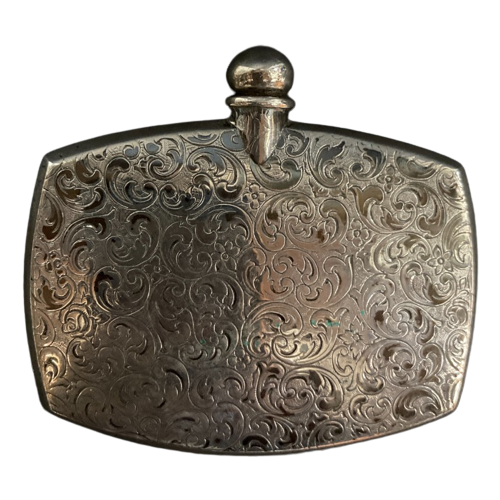 Gekeurd Zilveren Platte Parfumflacon Met Schroefdop, 6 X 6,5Cm