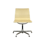 Herman Miller Ea 106 Draaibare Crème Leren Designstoel thumbnail 1